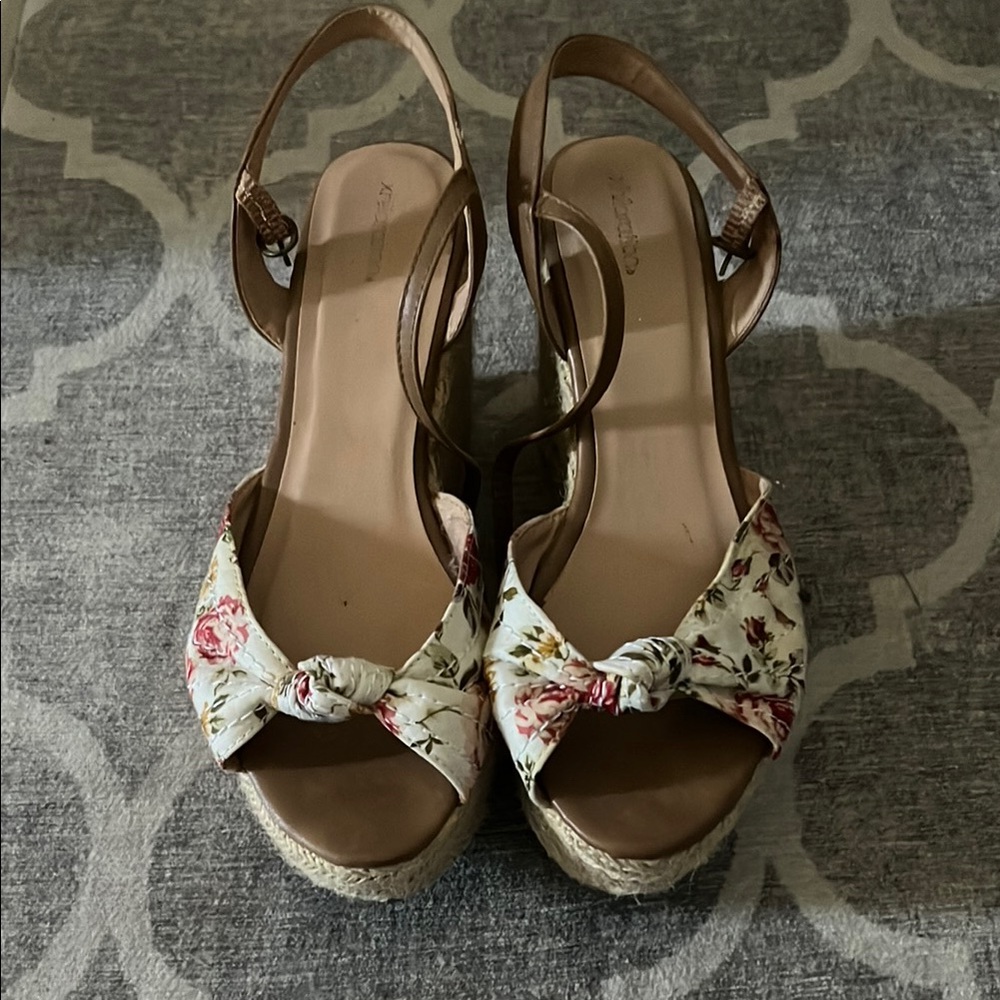 Floral Wedge Sandals Xhilaration Size 9 As Is